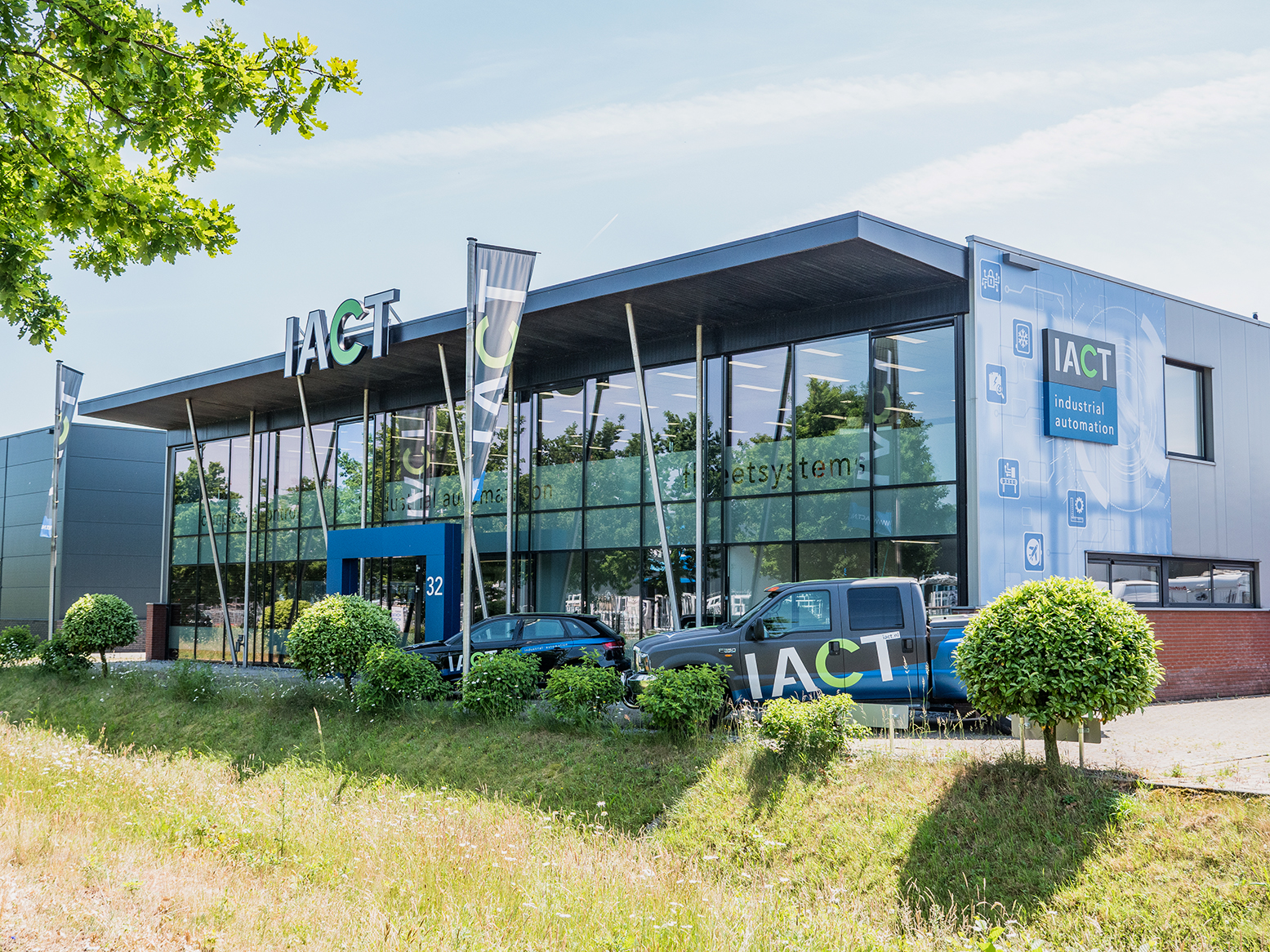 Zijkant gevel pand IACT